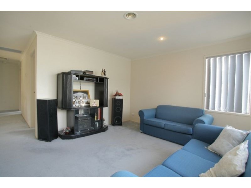 4 Brooklyn Bay, Rowville VIC 3178