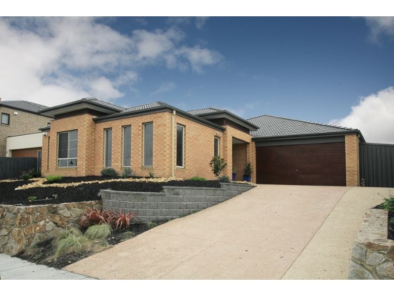 30 Hanrahan Wynd, Lynbrook VIC 3975