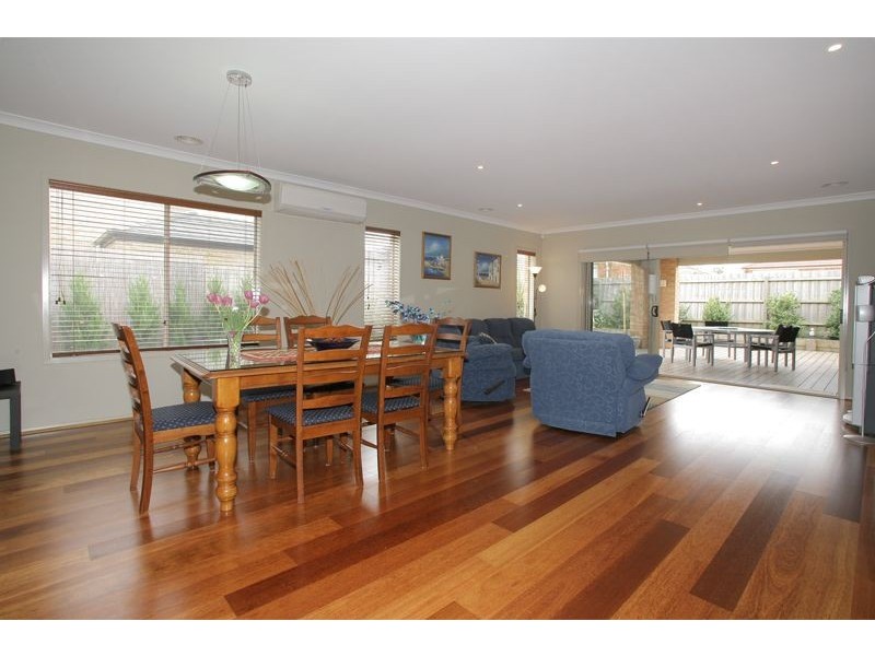 30 Hanrahan Wynd, Lynbrook VIC 3975