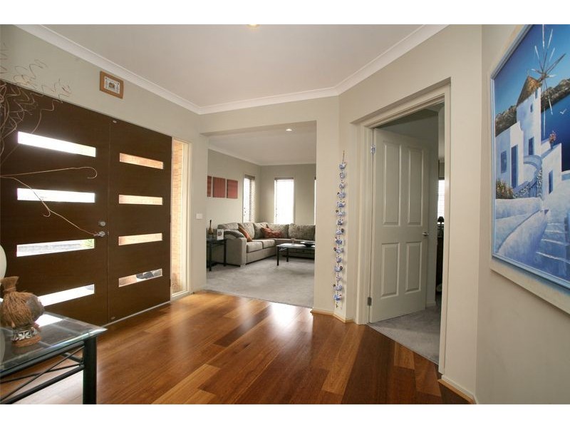 30 Hanrahan Wynd, Lynbrook VIC 3975
