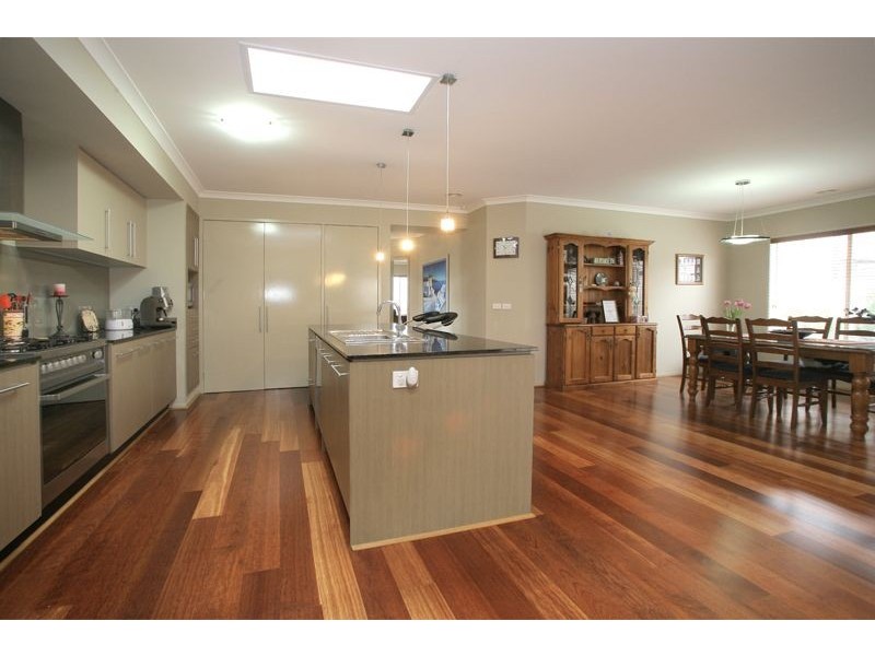 30 Hanrahan Wynd, Lynbrook VIC 3975