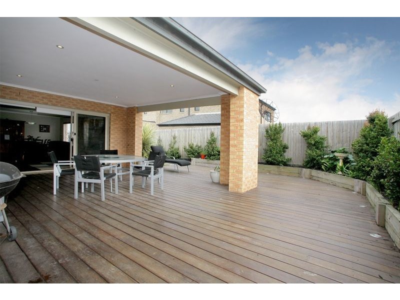 30 Hanrahan Wynd, Lynbrook VIC 3975