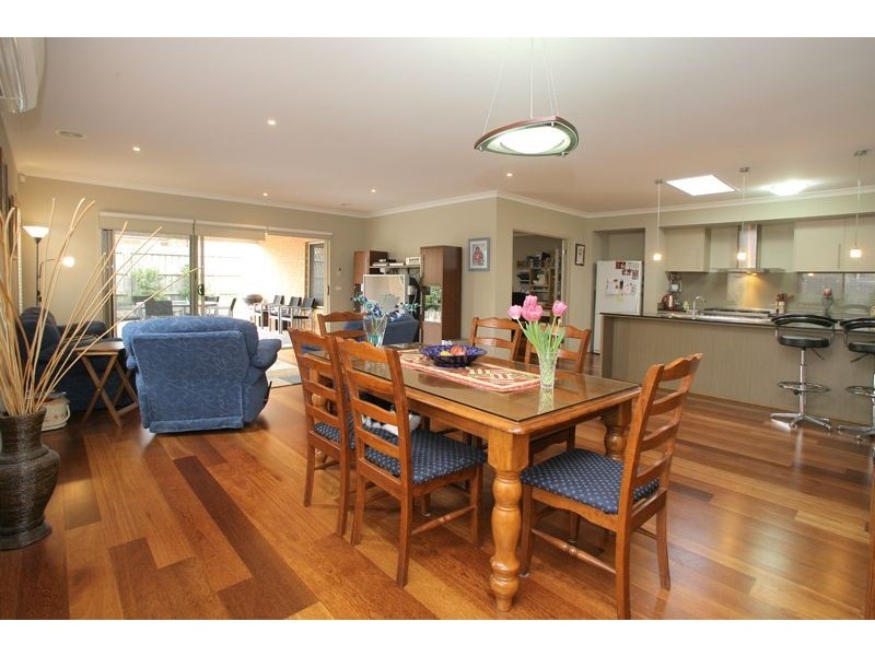 30 Hanrahan Wynd, Lynbrook VIC 3975