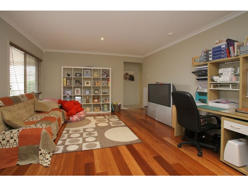 30 Hanrahan Wynd, Lynbrook VIC 3975