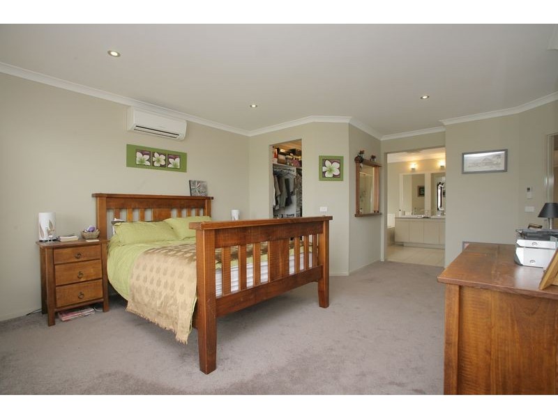 30 Hanrahan Wynd, Lynbrook VIC 3975