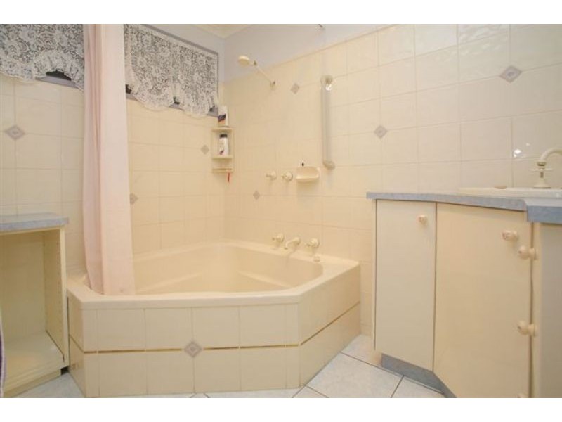 30 Vanessa Drive, Hampton Park VIC 3976