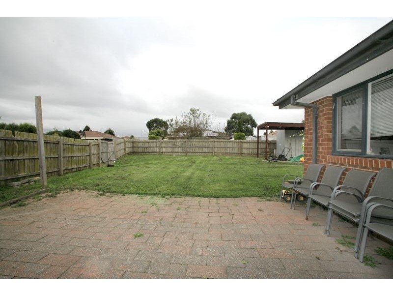 18 Hillview Rise, Hampton Park VIC 3976