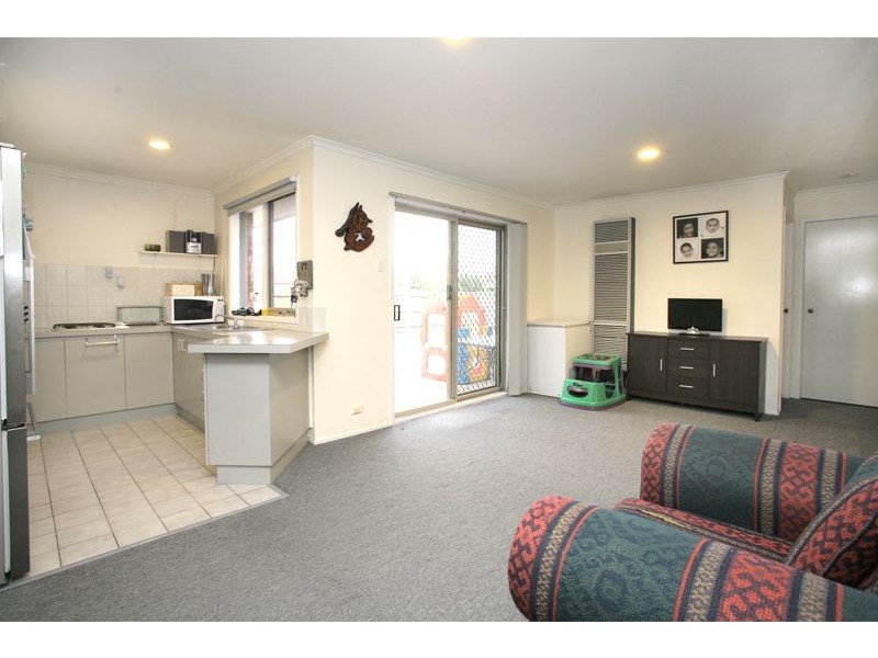 18 Hillview Rise, Hampton Park VIC 3976