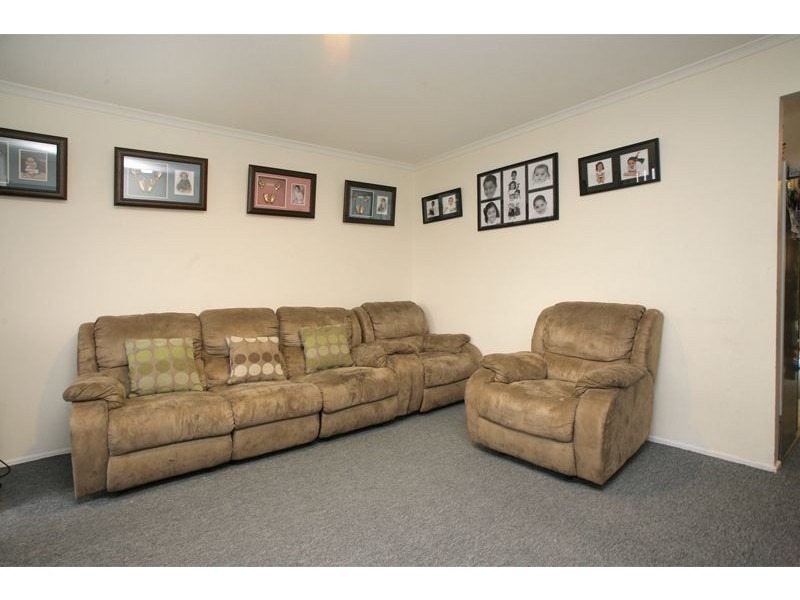 18 Hillview Rise, Hampton Park VIC 3976