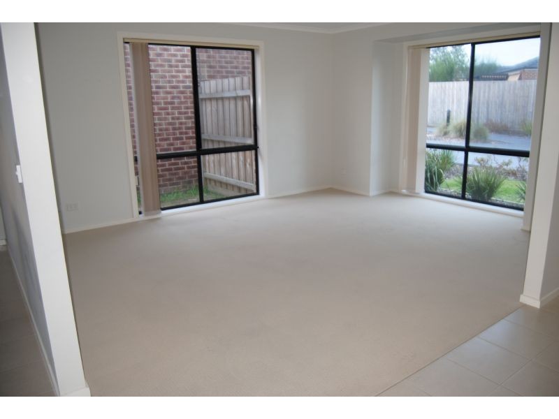 11/9 Carly Close, Narre Warren South VIC 3805