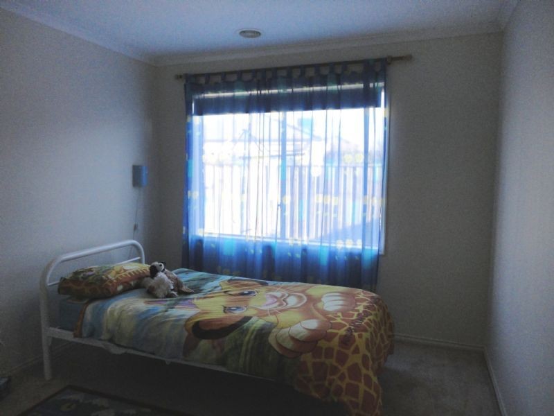 24 Hallmark Drive, Narre Warren South VIC 3805