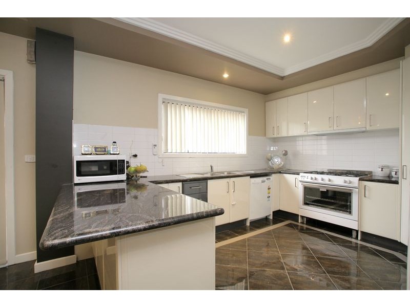 16 Hopegood Place, Lynbrook VIC 3975