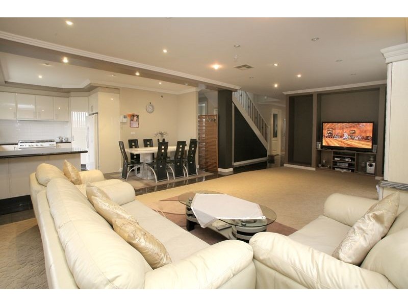 16 Hopegood Place, Lynbrook VIC 3975