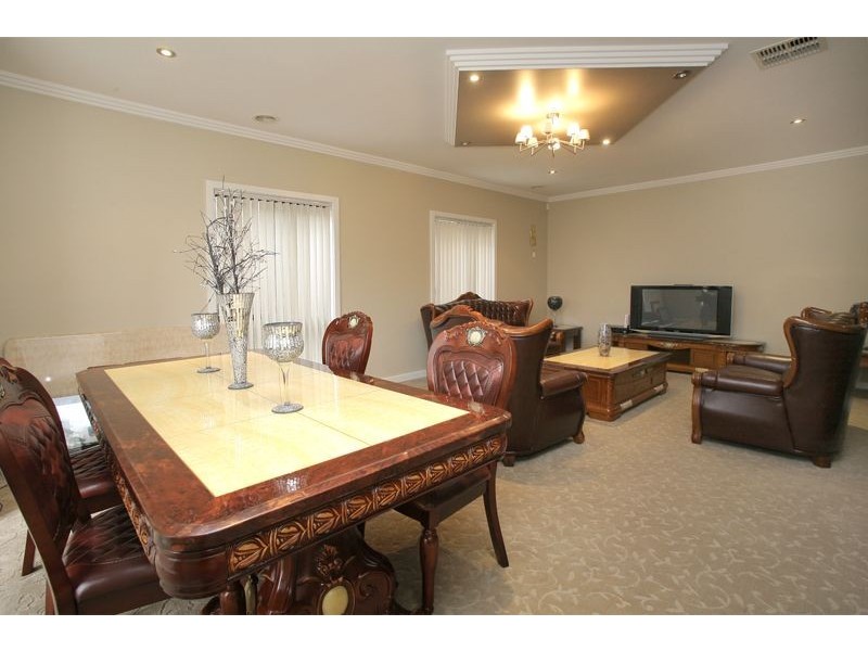 16 Hopegood Place, Lynbrook VIC 3975