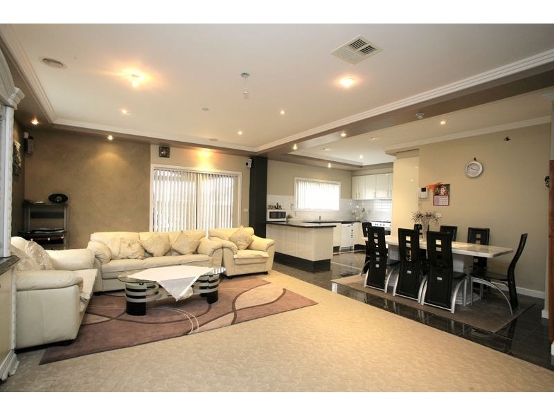 16 Hopegood Place, Lynbrook VIC 3975