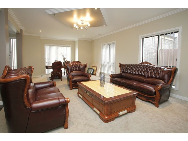 16 Hopegood Place, Lynbrook VIC 3975