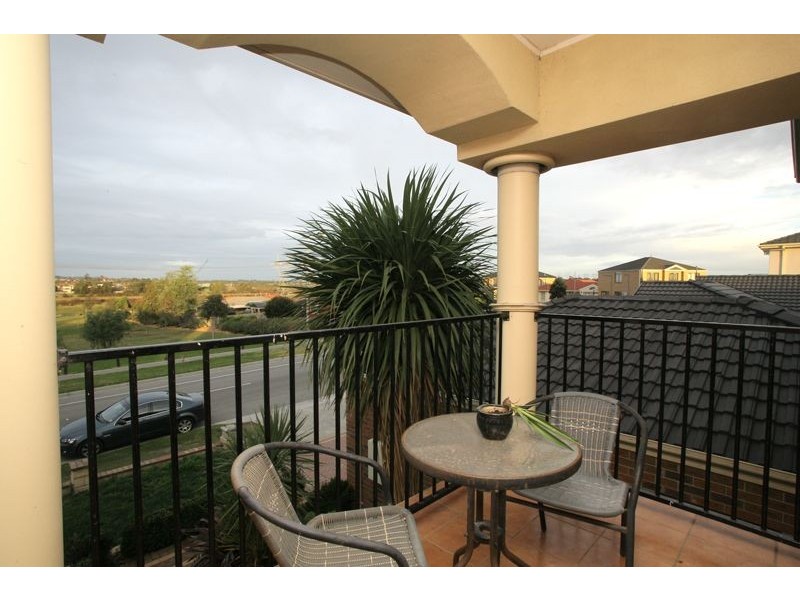 100 Hinrichsen Drive, Hallam VIC 3803