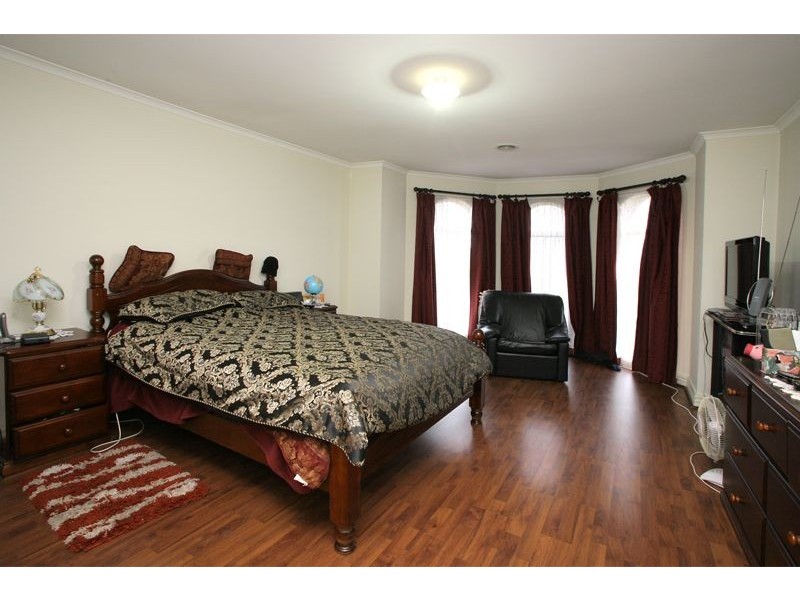 100 Hinrichsen Drive, Hallam VIC 3803