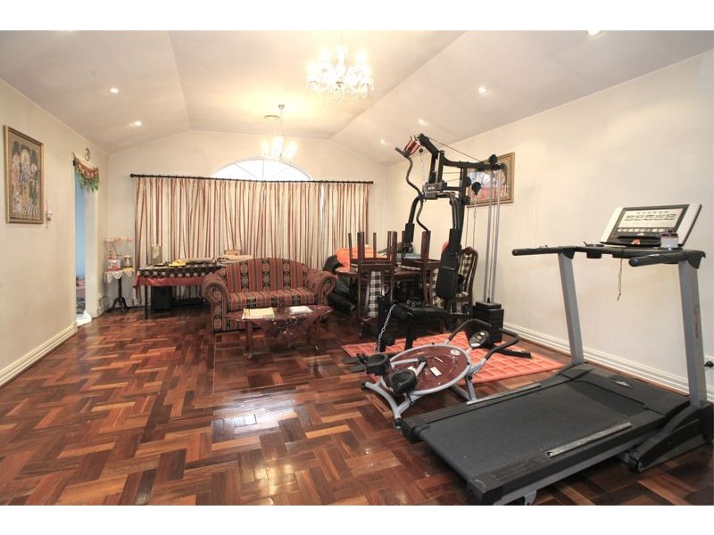 100 Hinrichsen Drive, Hallam VIC 3803