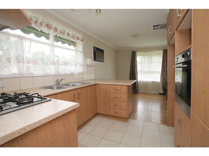 15 Tadstan Drive, Hampton Park VIC 3976