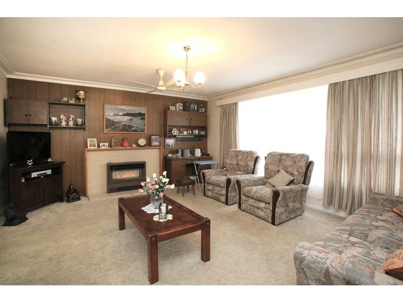 4 Parkland Avenue, Hampton Park VIC 3976