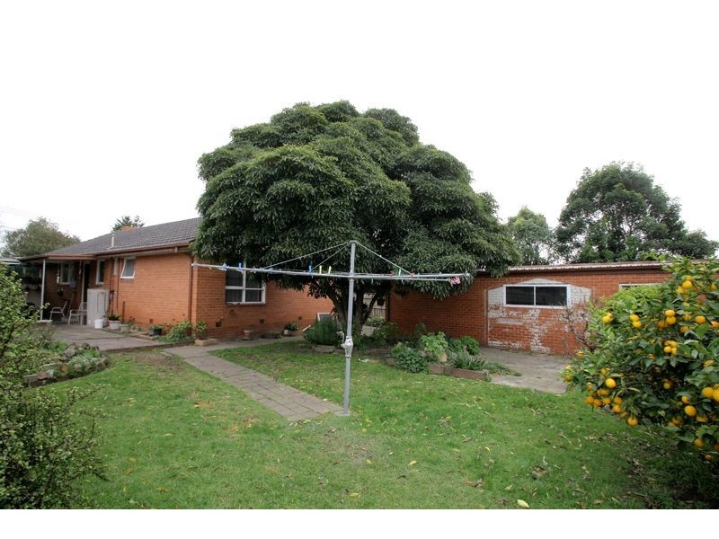 4 Parkland Avenue, Hampton Park VIC 3976