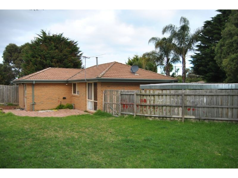 25 Simon Court, Hampton Park VIC 3976