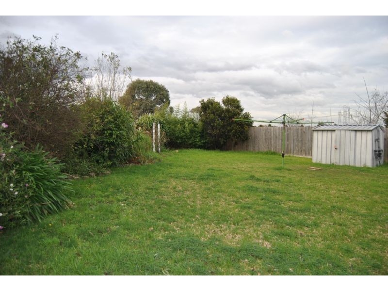 25 Simon Court, Hampton Park VIC 3976