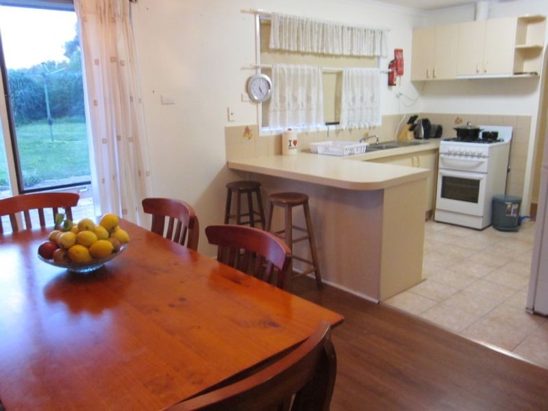 25 Simon Court, Hampton Park VIC 3976