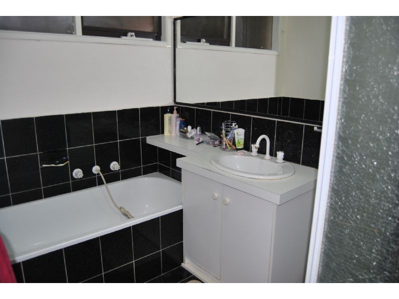 25 Simon Court, Hampton Park VIC 3976