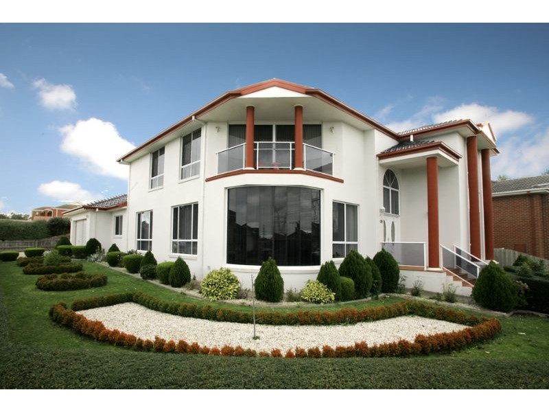 126 Hinrichsen Drive, Hallam VIC 3803