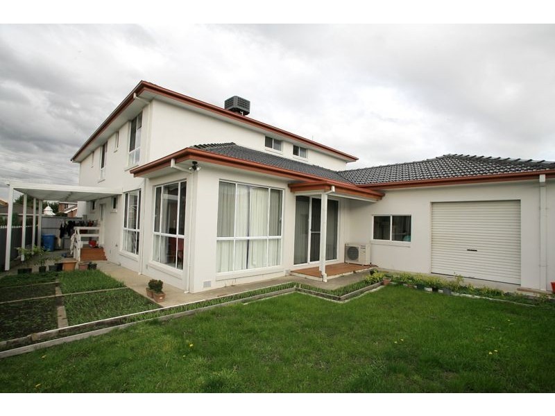 126 Hinrichsen Drive, Hallam VIC 3803