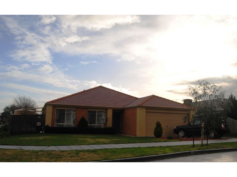 25 Hasluck Crescent, Lynbrook VIC 3975