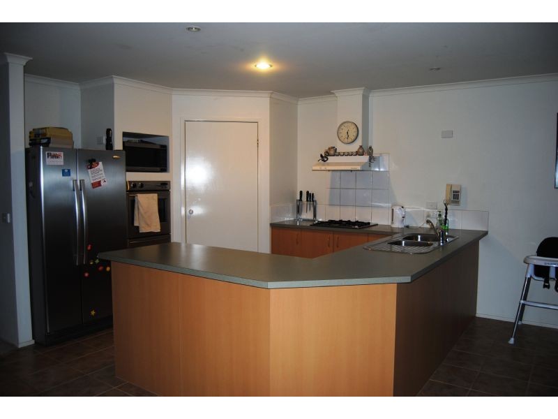 25 Hasluck Crescent, Lynbrook VIC 3975