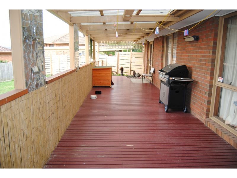 11 Edgerton Court, Hampton Park VIC 3976