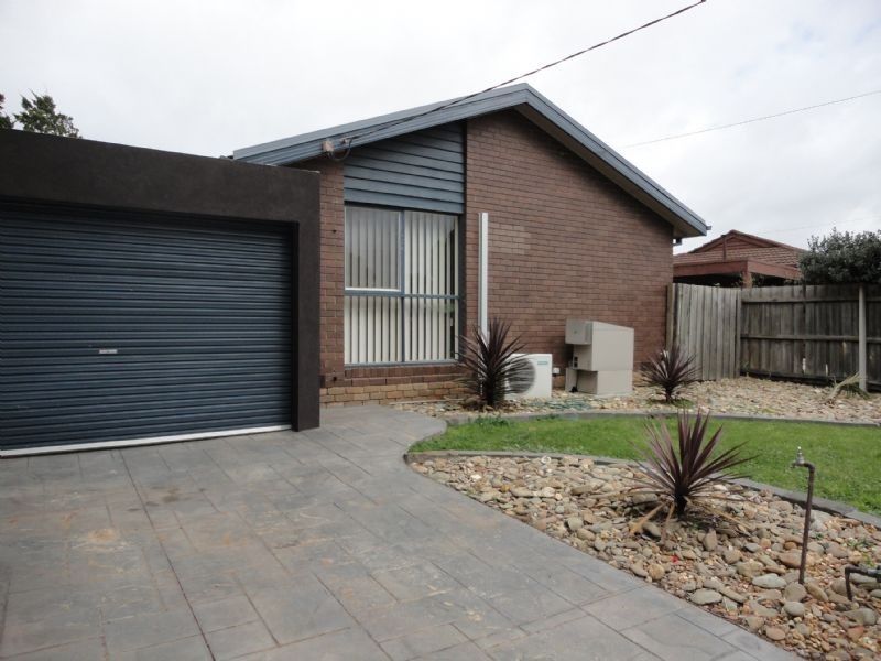 37 Greenvalley Crescent, Hampton Park VIC 3976