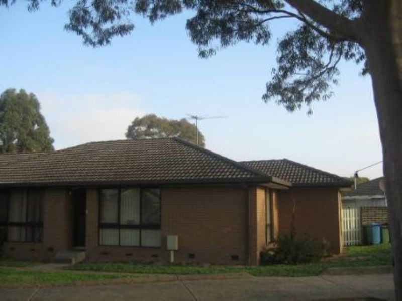 1/8 Rhoden Court, Dandenong North VIC 3175