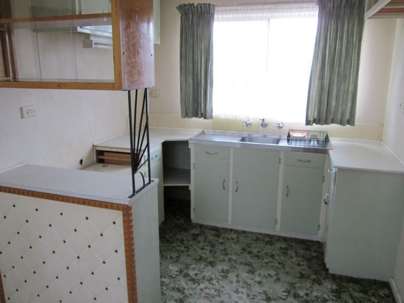 2/1 Blossom Drive, Doveton VIC 3177