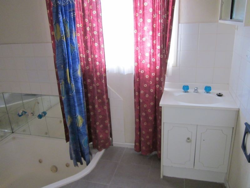 2/1 Blossom Drive, Doveton VIC 3177