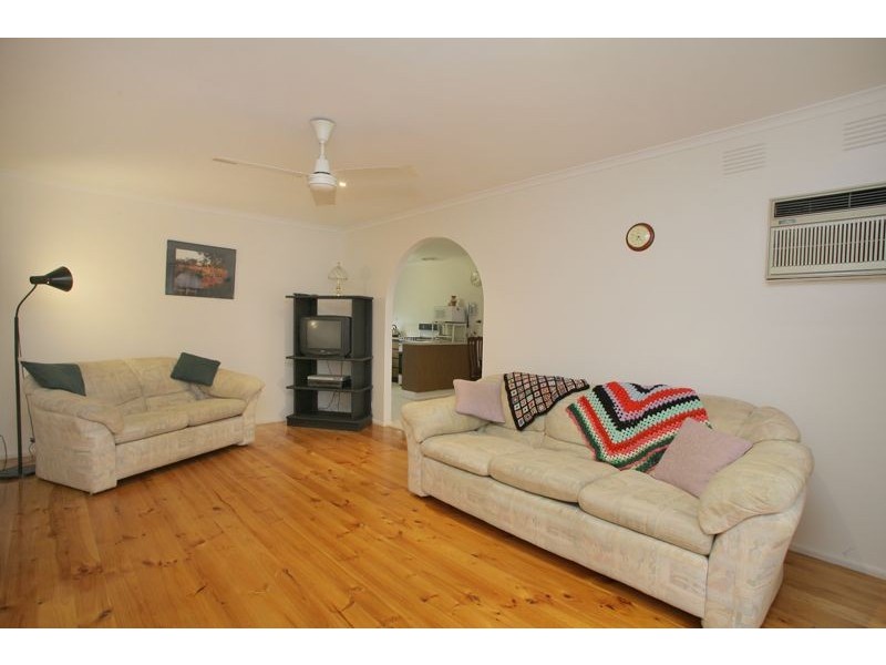 8 Manning Close, Hampton Park VIC 3976