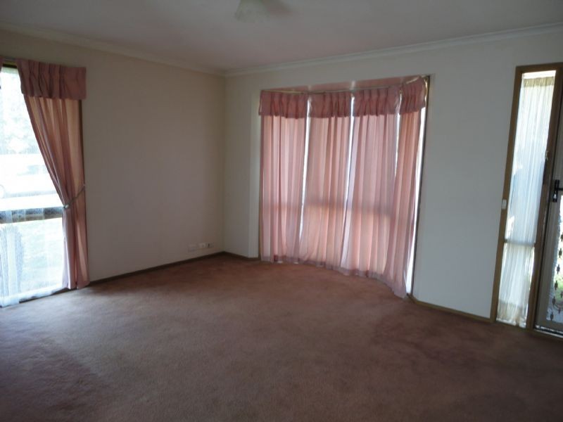 1 Isaac Edey Place, Hampton Park VIC 3976