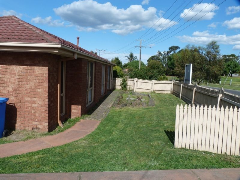 1 Isaac Edey Place, Hampton Park VIC 3976