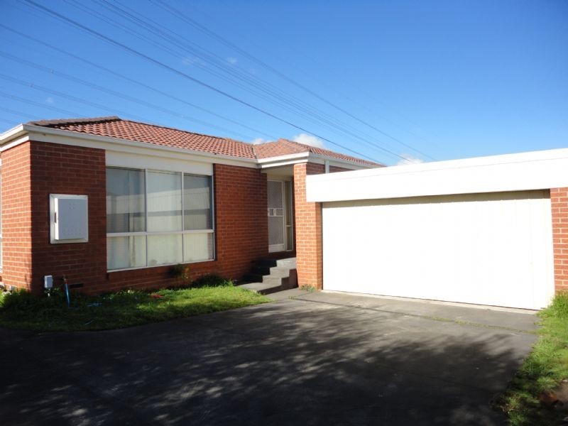 2/40 Kirkwood Crescent, Hampton Park VIC 3976