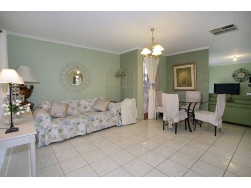 6 Bluegum Way, Hampton Park VIC 3976