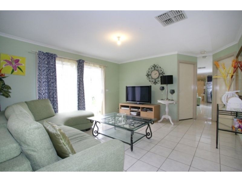 6 Bluegum Way, Hampton Park VIC 3976