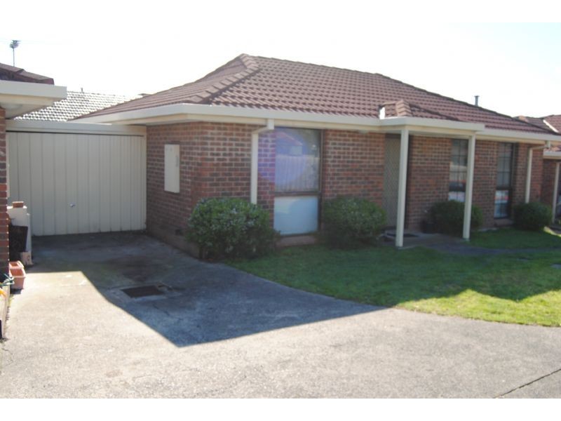 2/24 Alma Road, Hampton Park VIC 3976