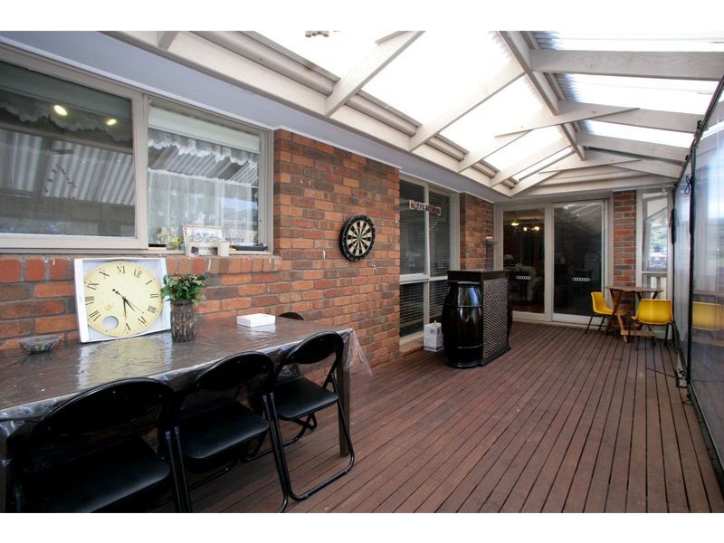 13 Redleap Court, Endeavour Hills VIC 3802