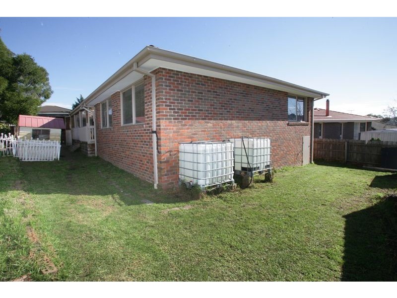 13 Redleap Court, Endeavour Hills VIC 3802