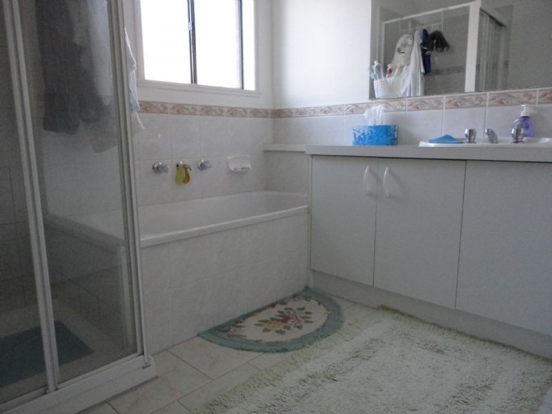 10 Donegal Way, Hampton Park VIC 3976