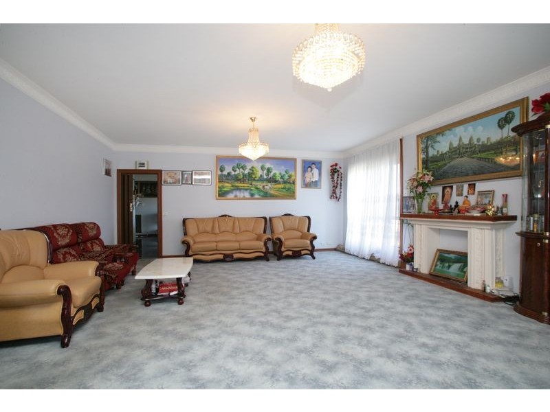 6 Bindi Close, Hallam VIC 3803